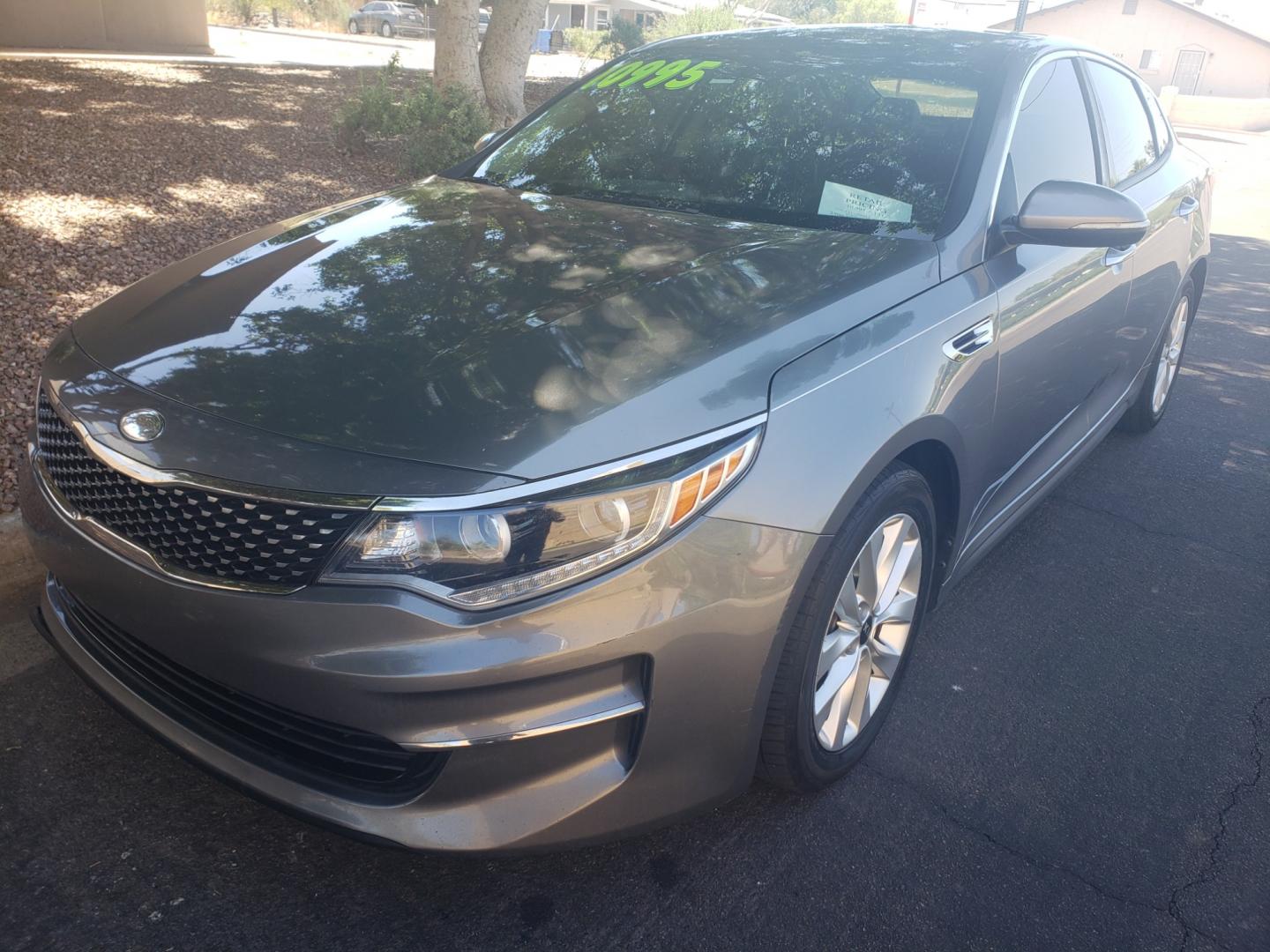 2016 /gray and black Kia Optima ex (5XXGU4L3XGG) with an 2.4L L4 DOHC 16V engine, 6-Speed Automatic transmission, located at 323 E Dunlap Ave., Phoenix, AZ, 85020, (602) 331-9000, 33.567677, -112.069000 - Photo#0